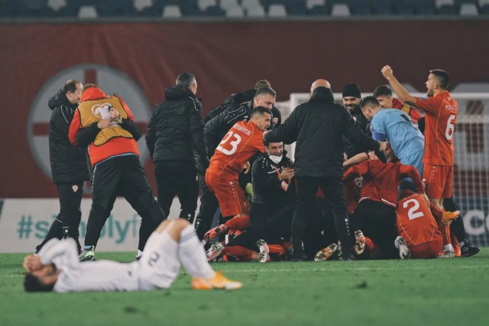 爱游戏在线登录-北爱尔兰客场战平塞尔维亚，积分榜逐渐变动