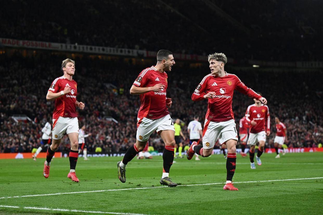 阿贾克斯开启欧冠逆袭之旅，绝杀曼联晋级