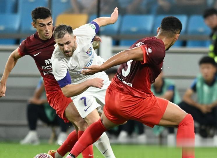 上港惨败主场，失去连胜势头暂时下滑的简单介绍