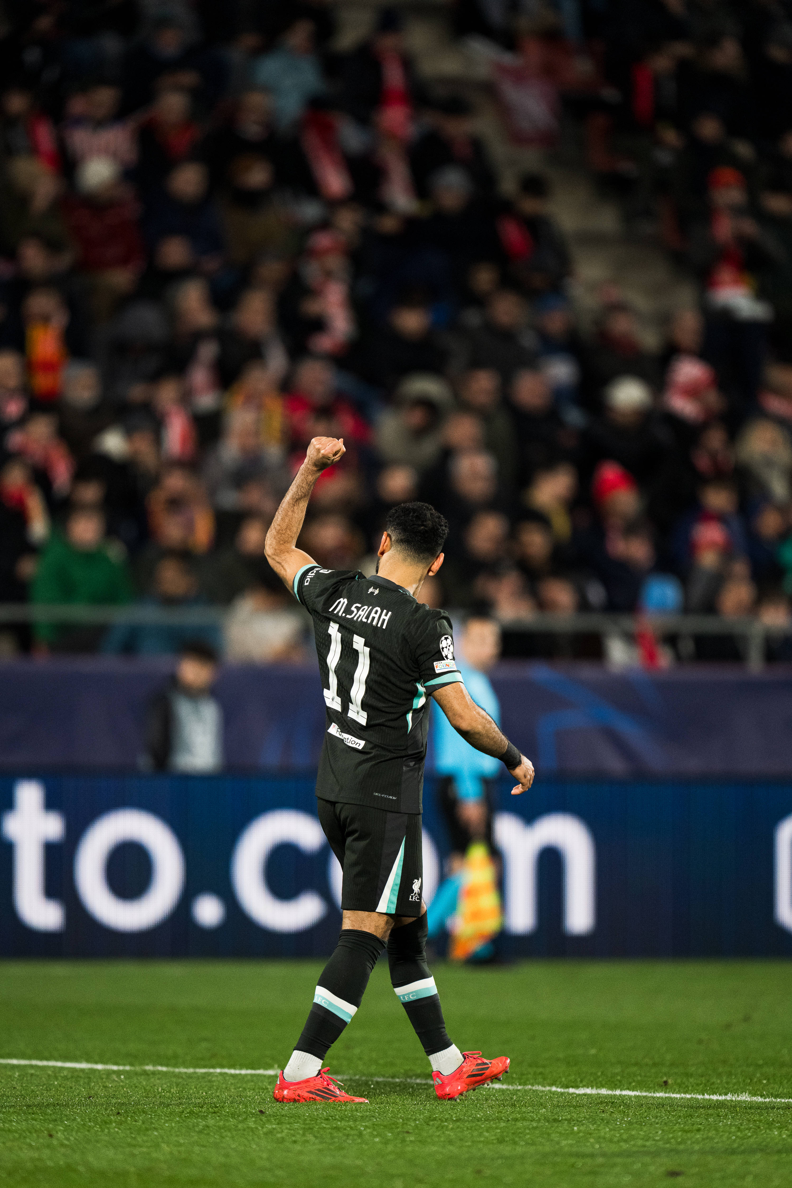 关于皇家马德里实现胜利，继续领跑积分榜的信息