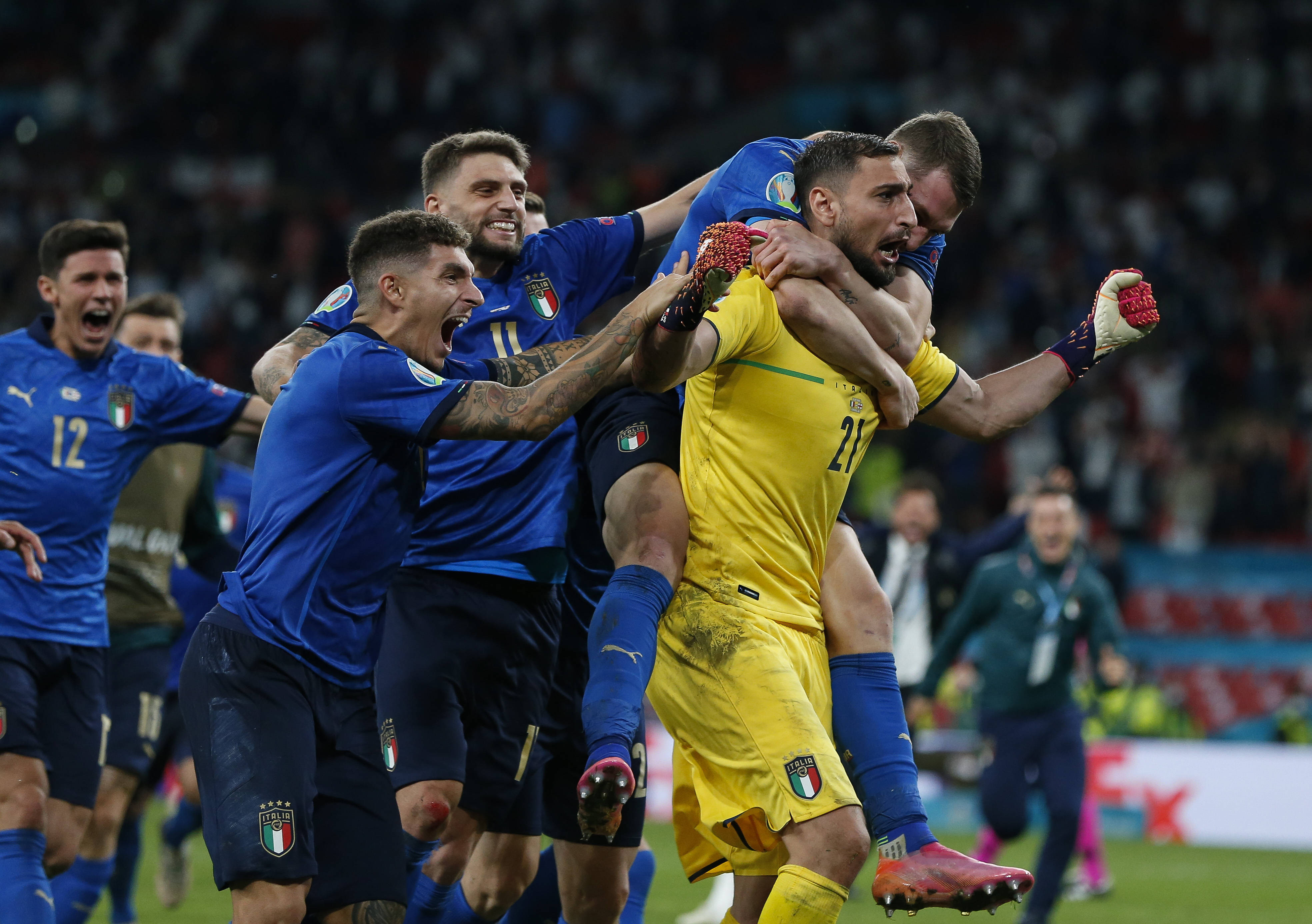 爱游戏官网网页版入口-欧洲杯关键比赛镜头回放