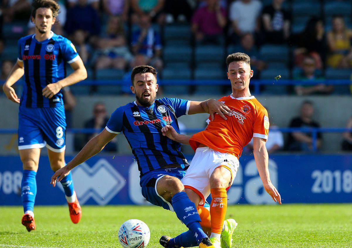 爱游戏在线-意大利足球联赛中球队士气高涨