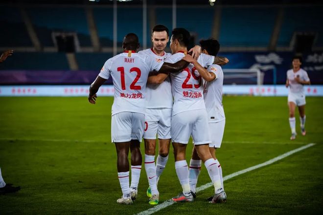 爱游戏入口-深圳佳兆业胜余杭联城，凭借前锋高效进攻取胜的简单介绍