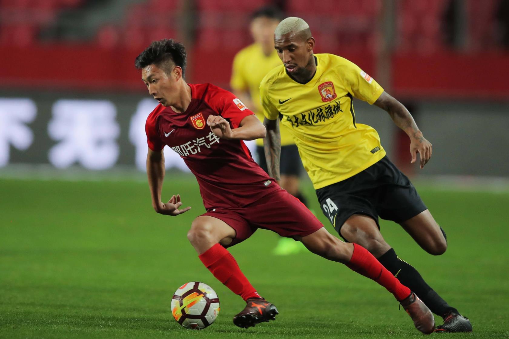 爱游戏网页版-天津泰达力争击败北京国安，发挥团结传球战术的简单介绍