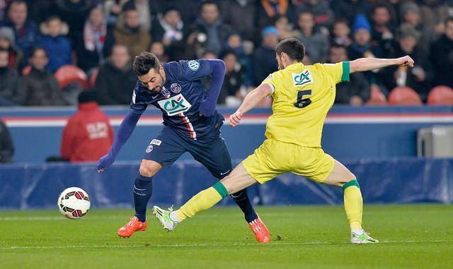 南特防线漏洞频出，失球连连惹人忧