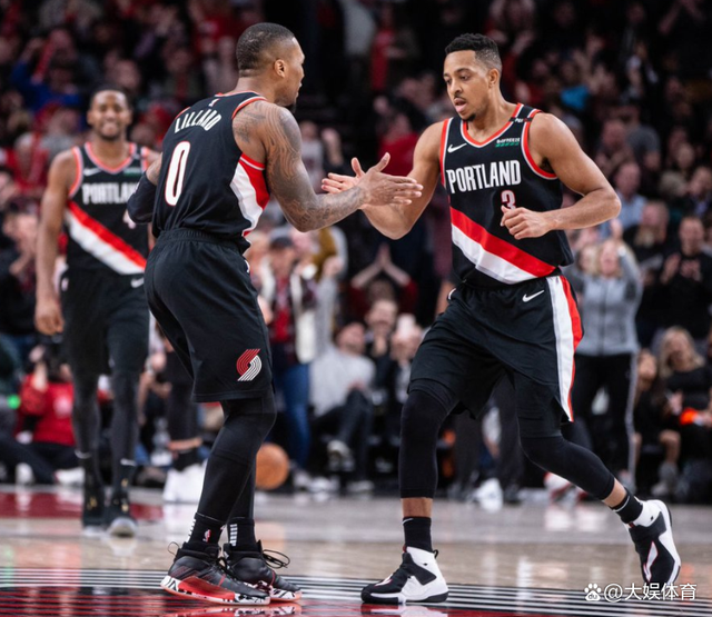 爱游戏登录-开拓者队主场胜利让球迷欢欣鼓舞