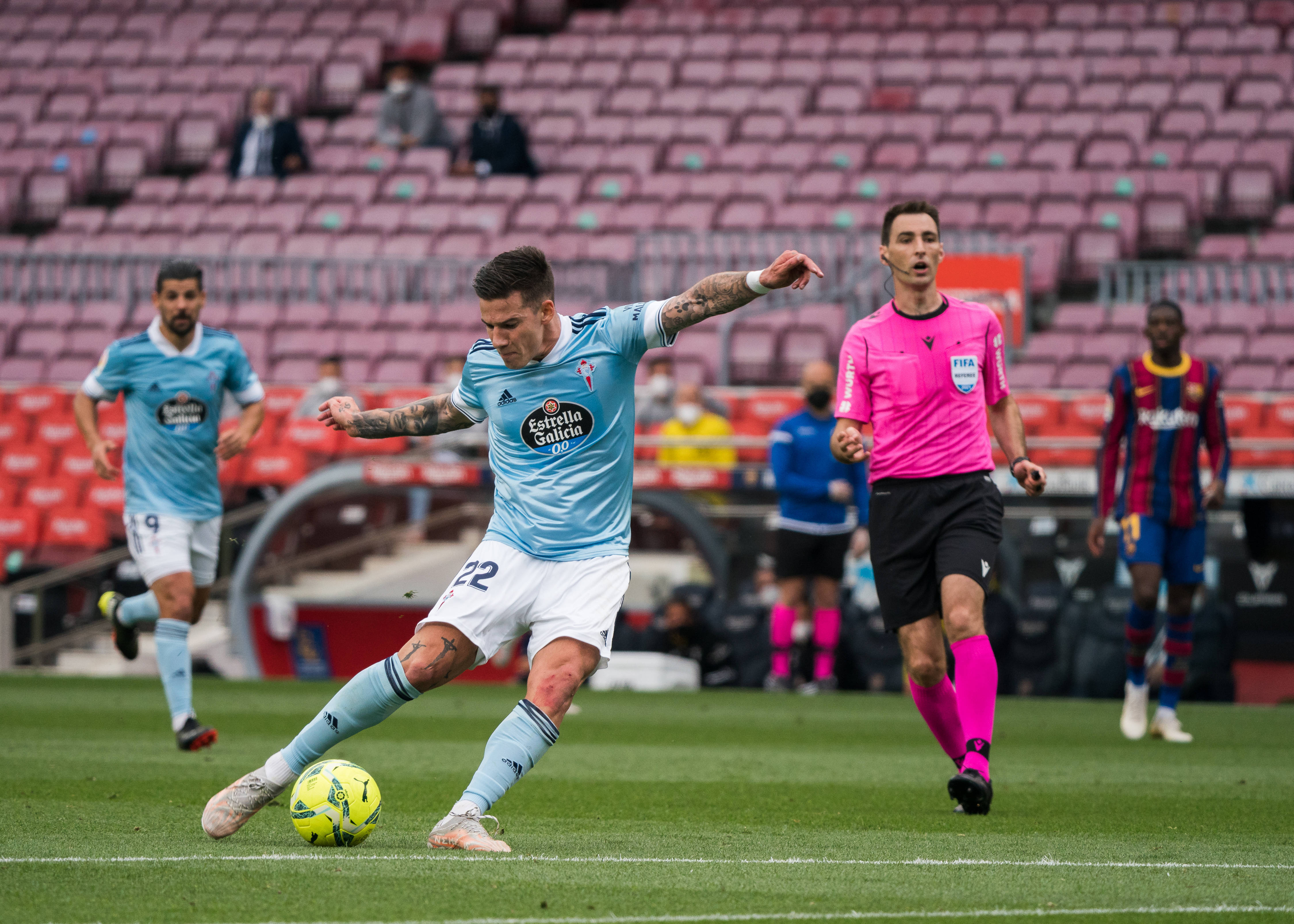 爱游戏中国官网-关于巴黎客场惊险战平里尔，保持不败纪录的信息