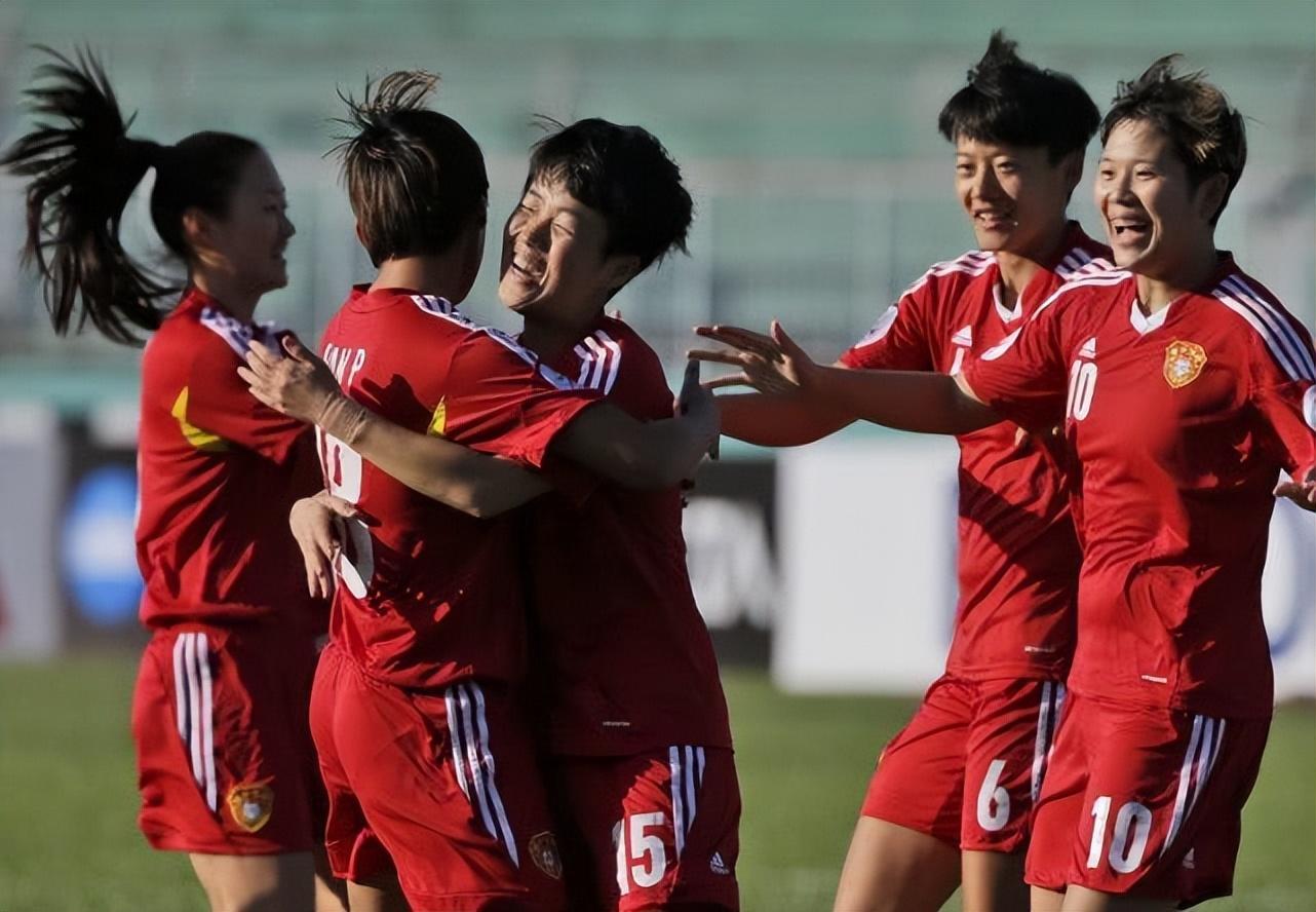 爱游戏官网网页版入口-包含风雨同舟！女足队员的团结故事的词条