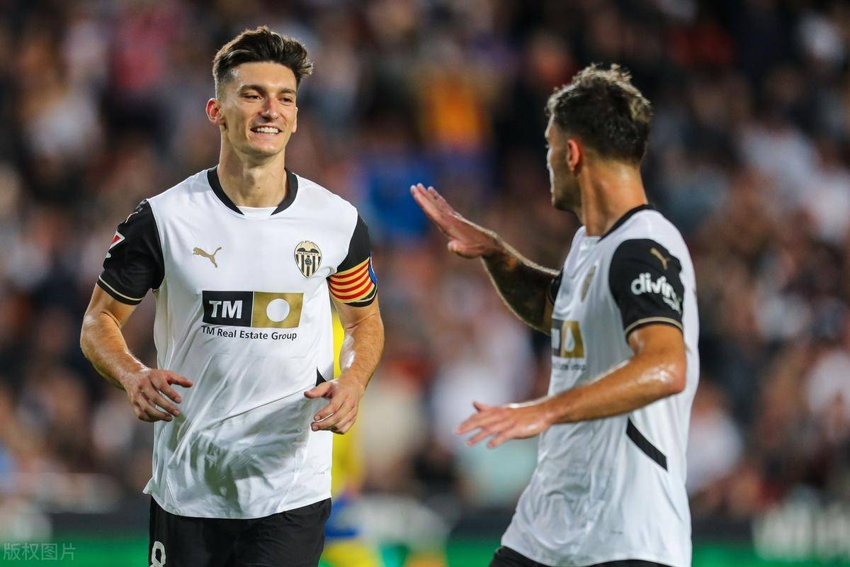 爱游戏登录-包含拉斯帕尔马斯主场告捷，实力凸显的词条