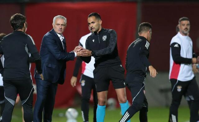 瓦伦西亚客场战胜本菲卡，实现赛季首胜