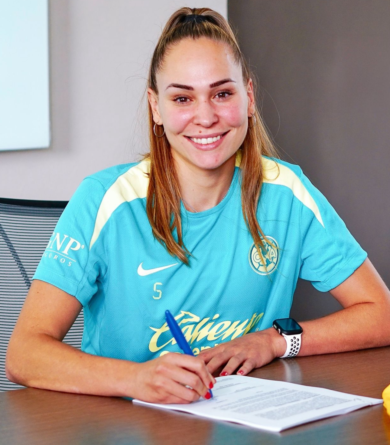 西班牙女足球员表现出色，积极备战下一轮的简单介绍