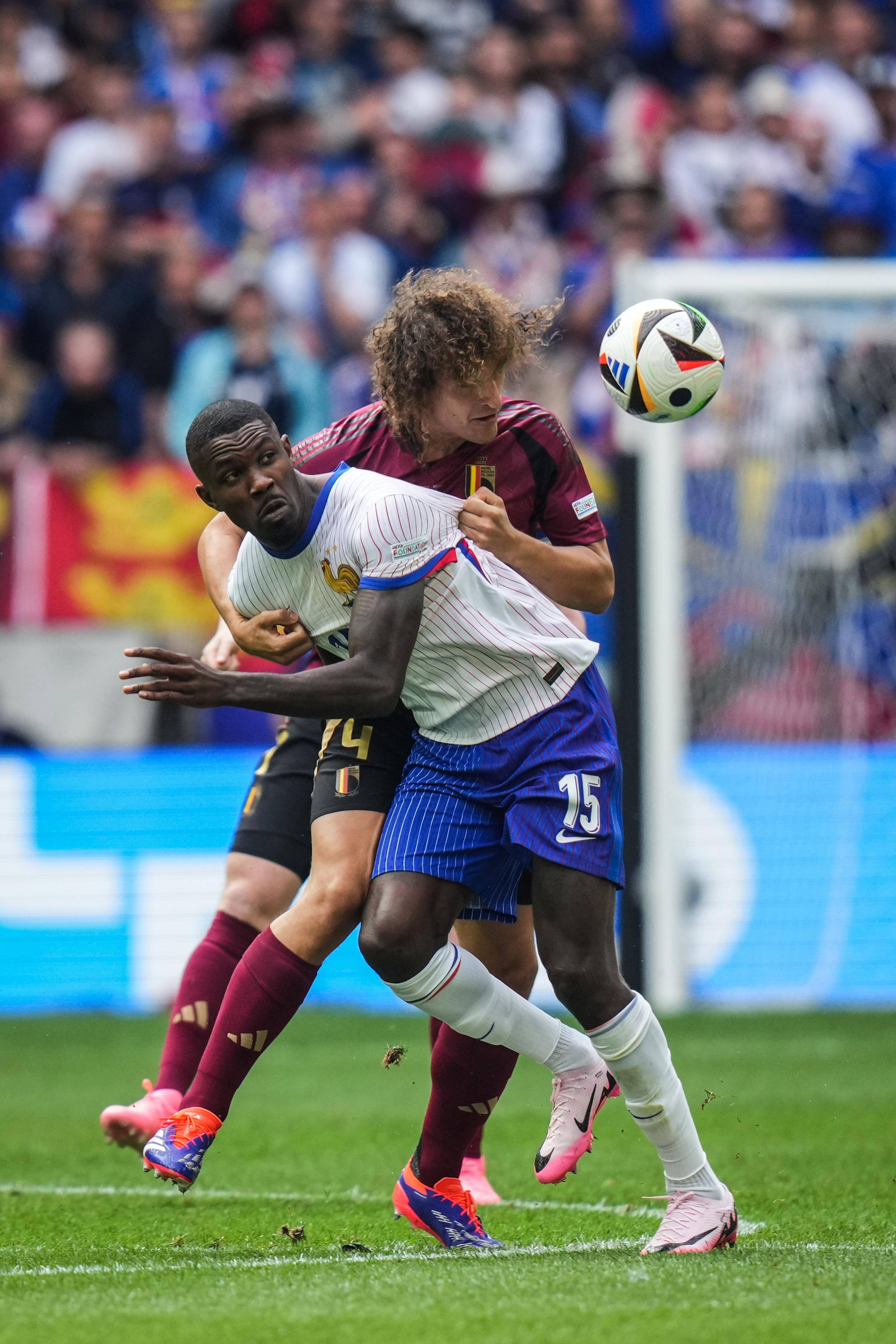 激烈较量，欧洲杯赛场上演精彩一幕