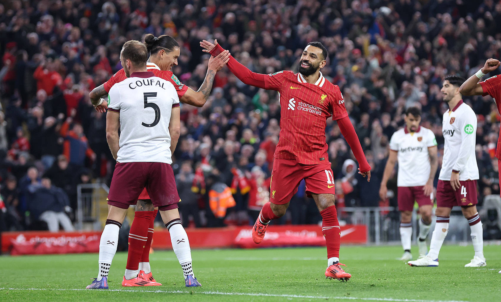 爱游戏官网-利物浦门将表现优异，切尔西前锋次回合破门立功的简单介绍