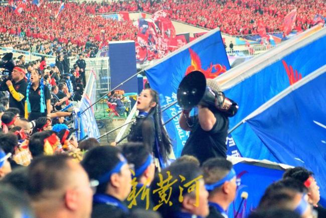 关于激动人心!巨星对决引爆球迷热情!的信息 关于激动人心!巨星对决引爆球迷热情!的信息