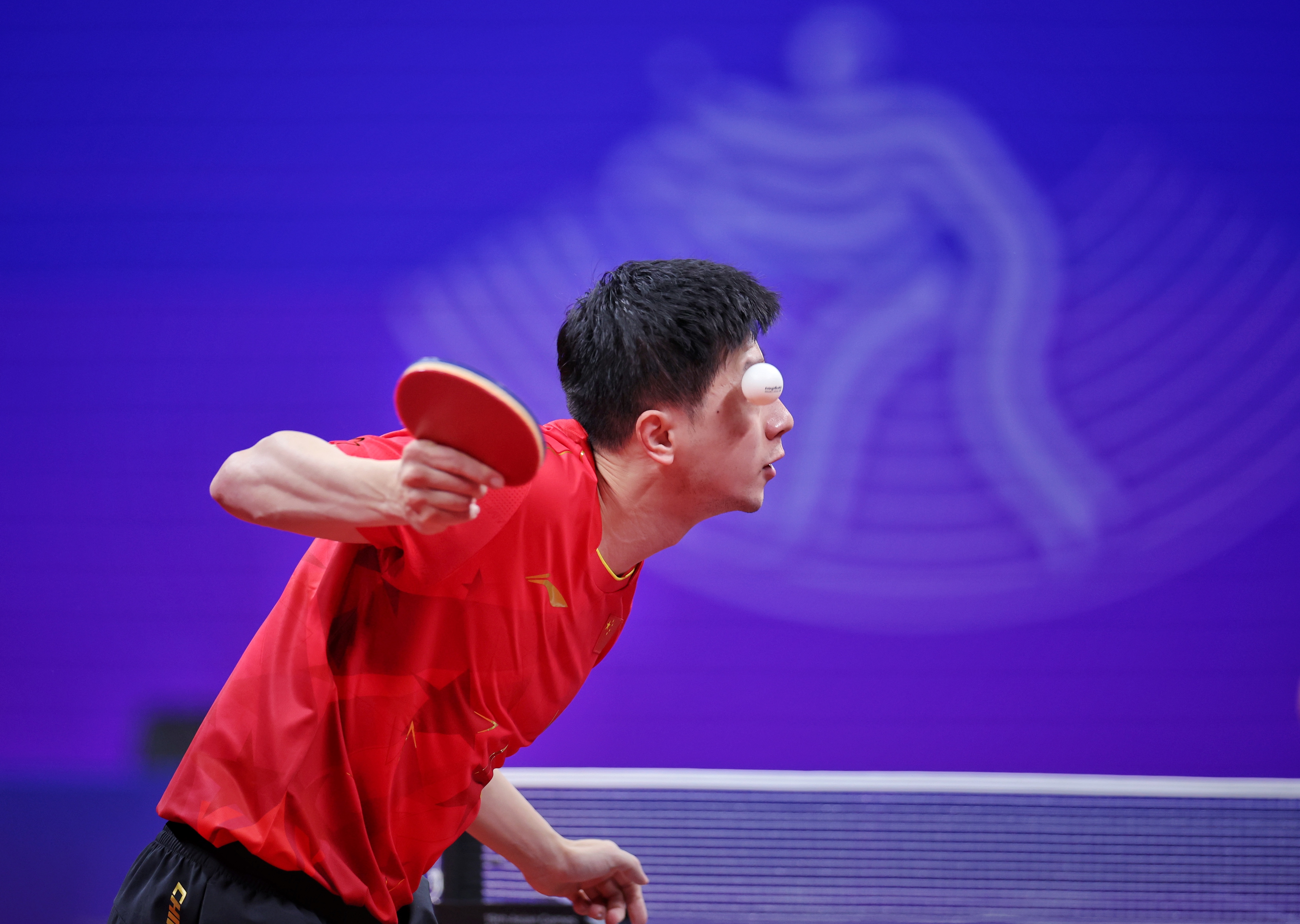 爱游戏官方登录入口-精彩瞬间！运动员在比赛中展现实力